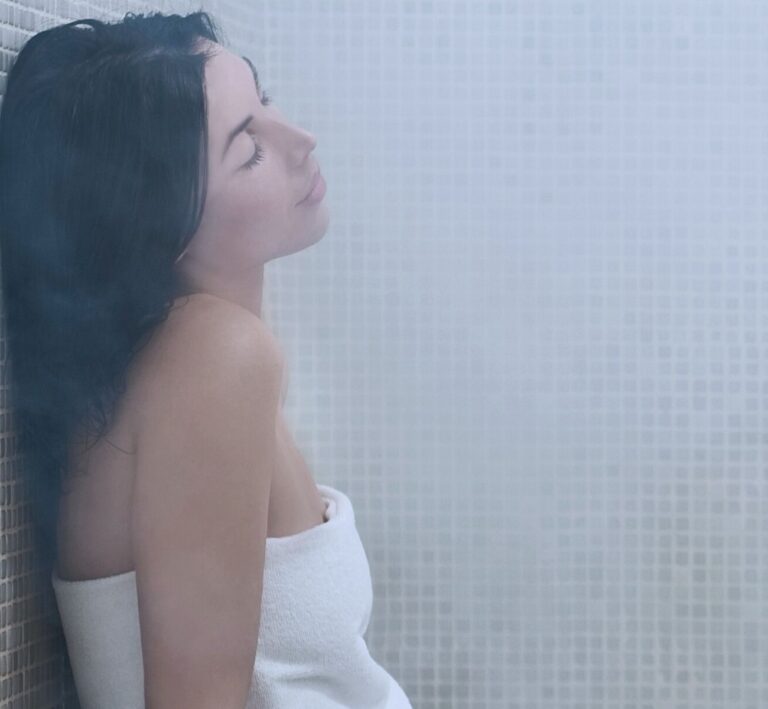 the-workout-club-londonderry-nh-location-near-me-fitness-membership-locker-rooms-mens-womans-steam-room-sauna-showers-chaning-room-female-male-towels-chill