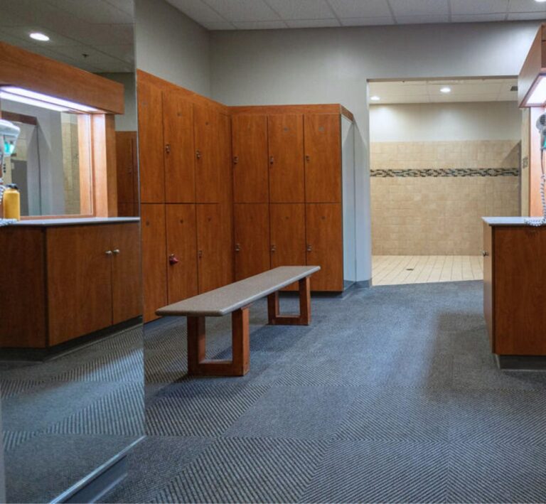 the-workout-club-manchester-nh-location-near-me-fitness-membership-gym-locker room-change